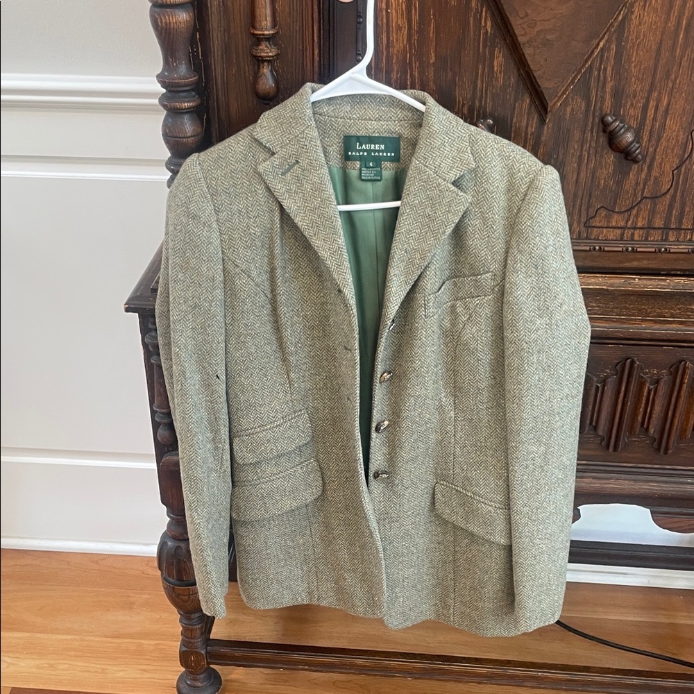 Lauren Ralph Lauren women’s Herringbone Blazer. Small hole
